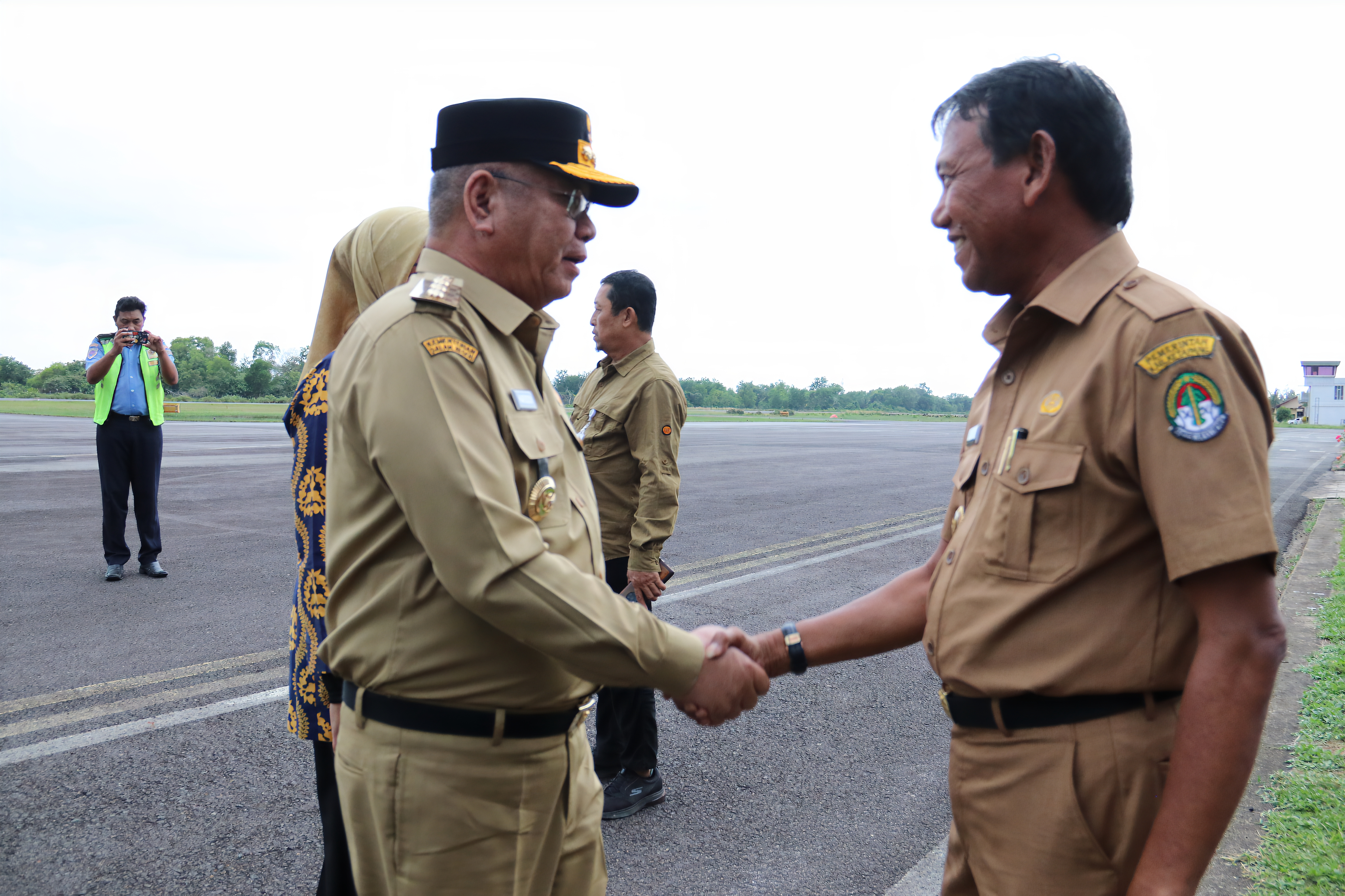 pj-gubernur-harisson-lakukan-lawatan-ke-di-kab.-ketapang